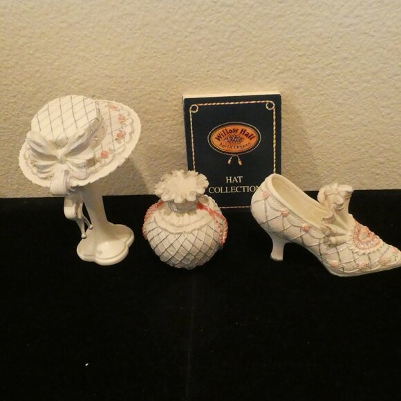 Collectible Willow Hall - The Bride 4 Piece Set: Hat, Shoe, Purse & Hat Stand - Picture 4 of 13